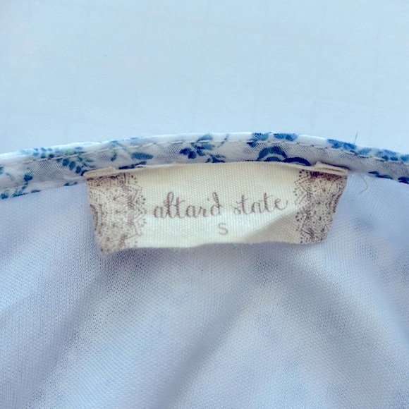 Altar’d State Blue/White Paisley Print Ruffled Bell Sleeve Romper in Size S - Picture 8 of 13